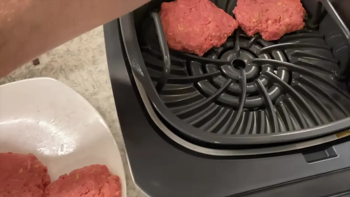 Ninja Foodi 5-in-1 AG301 in use, frame from Will's review video