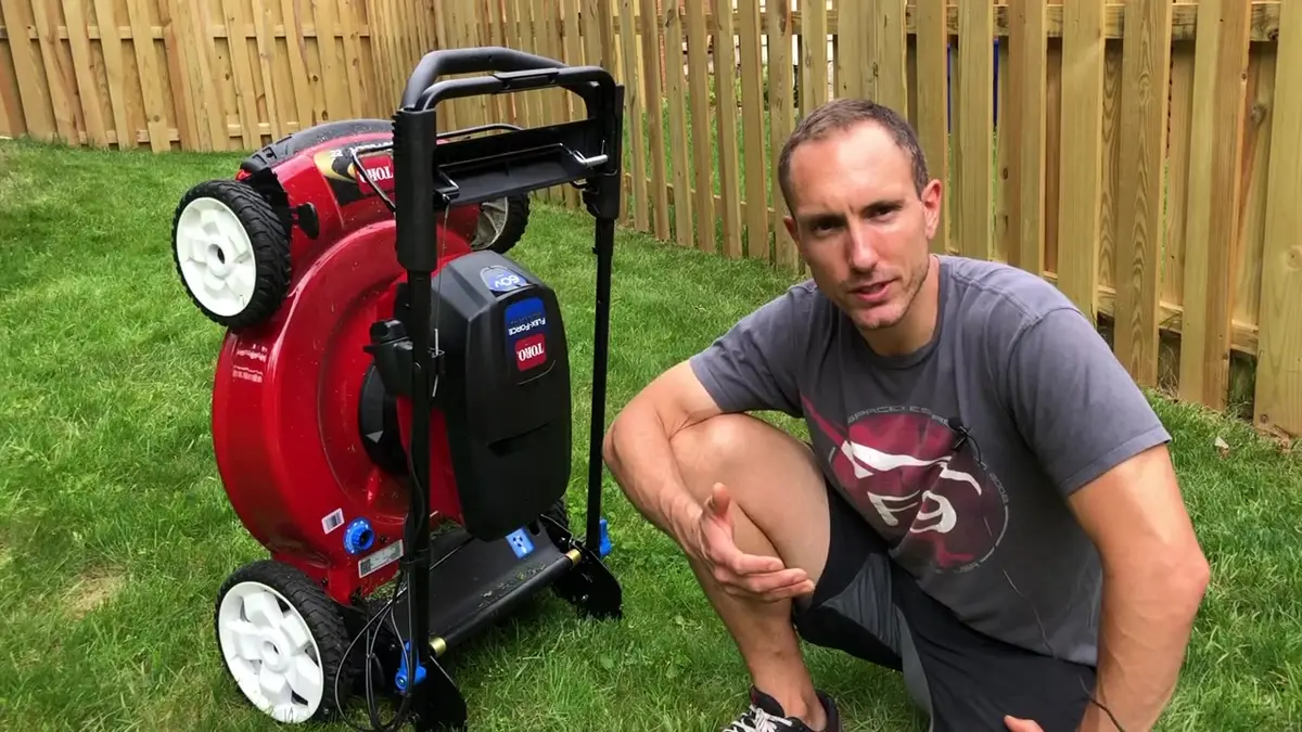 Toro 60V 22" Recycler, frame from Will's review video