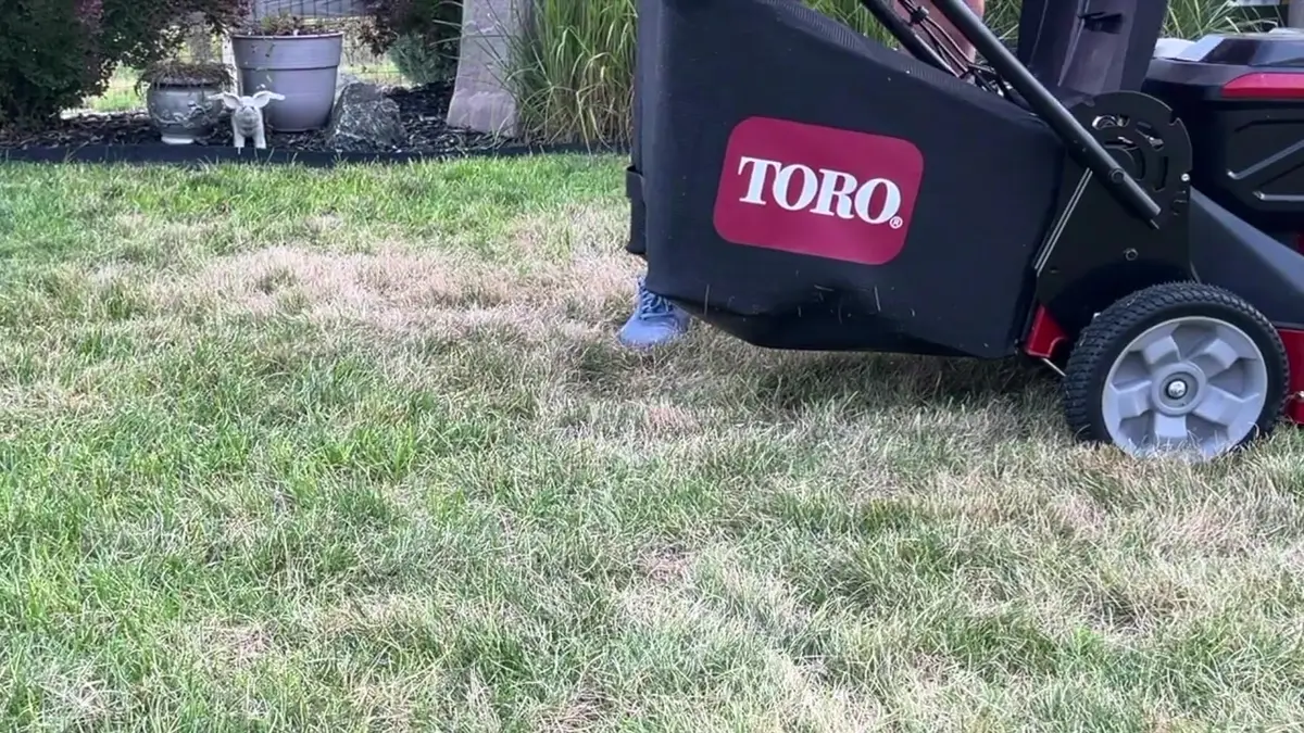 Toro 30" eTimeMaster, frame from Will's review video
